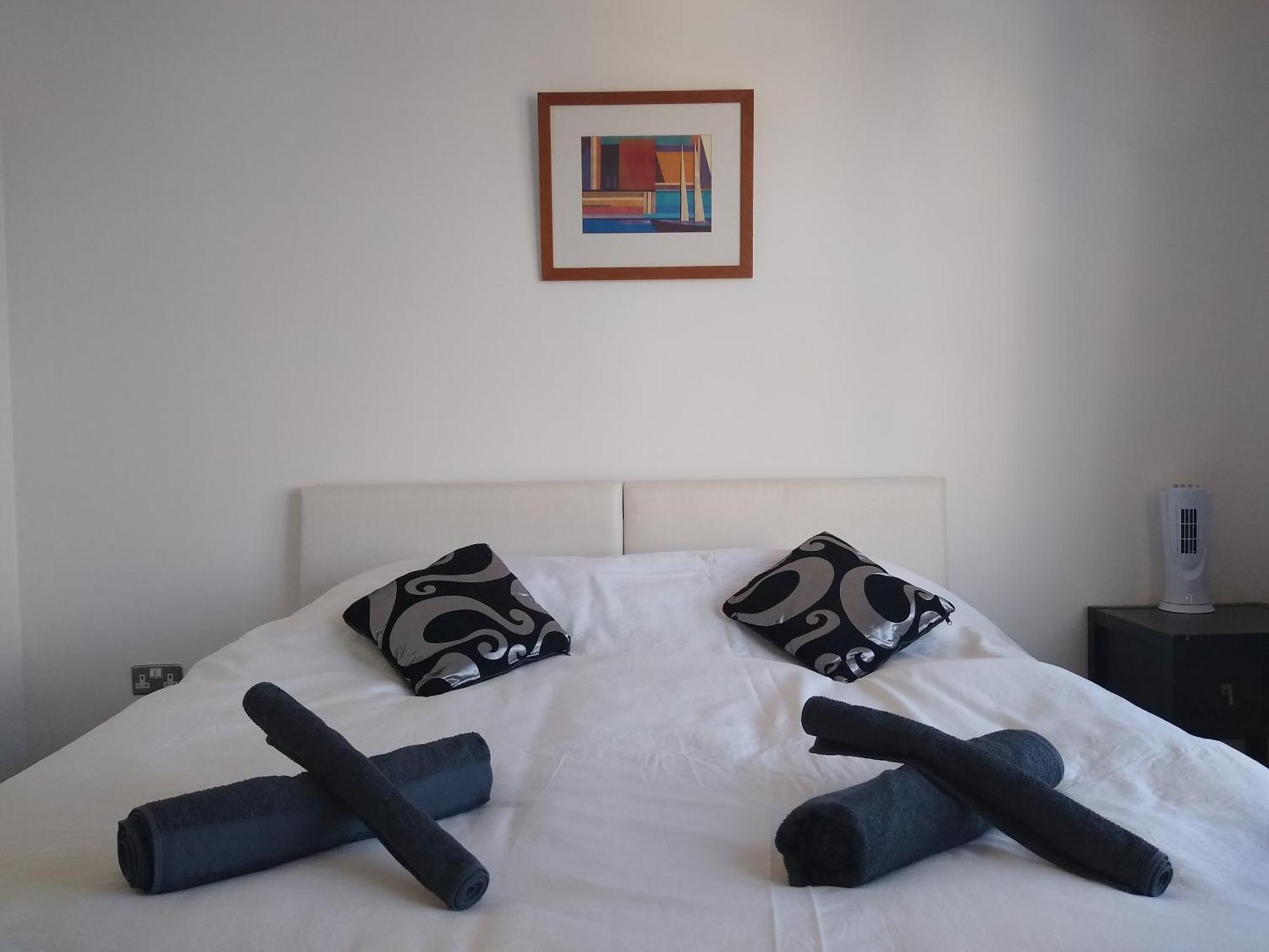 Room In Luxurious Penthouse Apartment ลอนดอน ภายนอก รูปภาพ